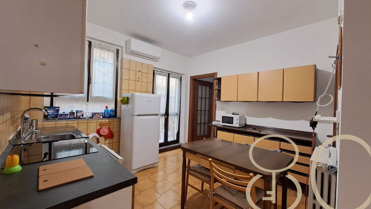 TRILOCALE CON TERRAZZO