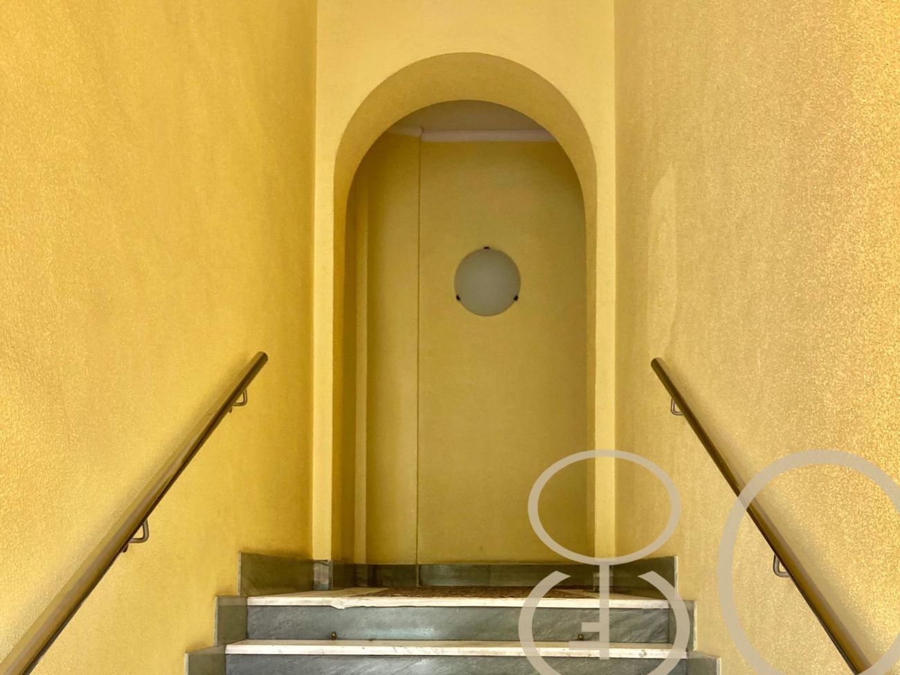TRILOCALE CON TERRAZZO