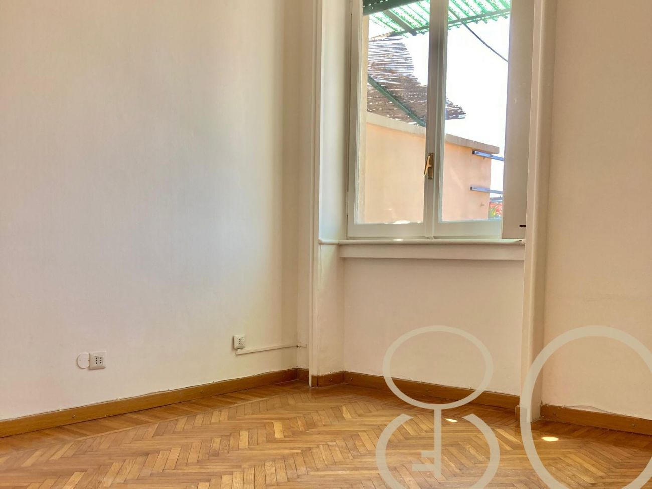 TRILOCALE CON TERRAZZO