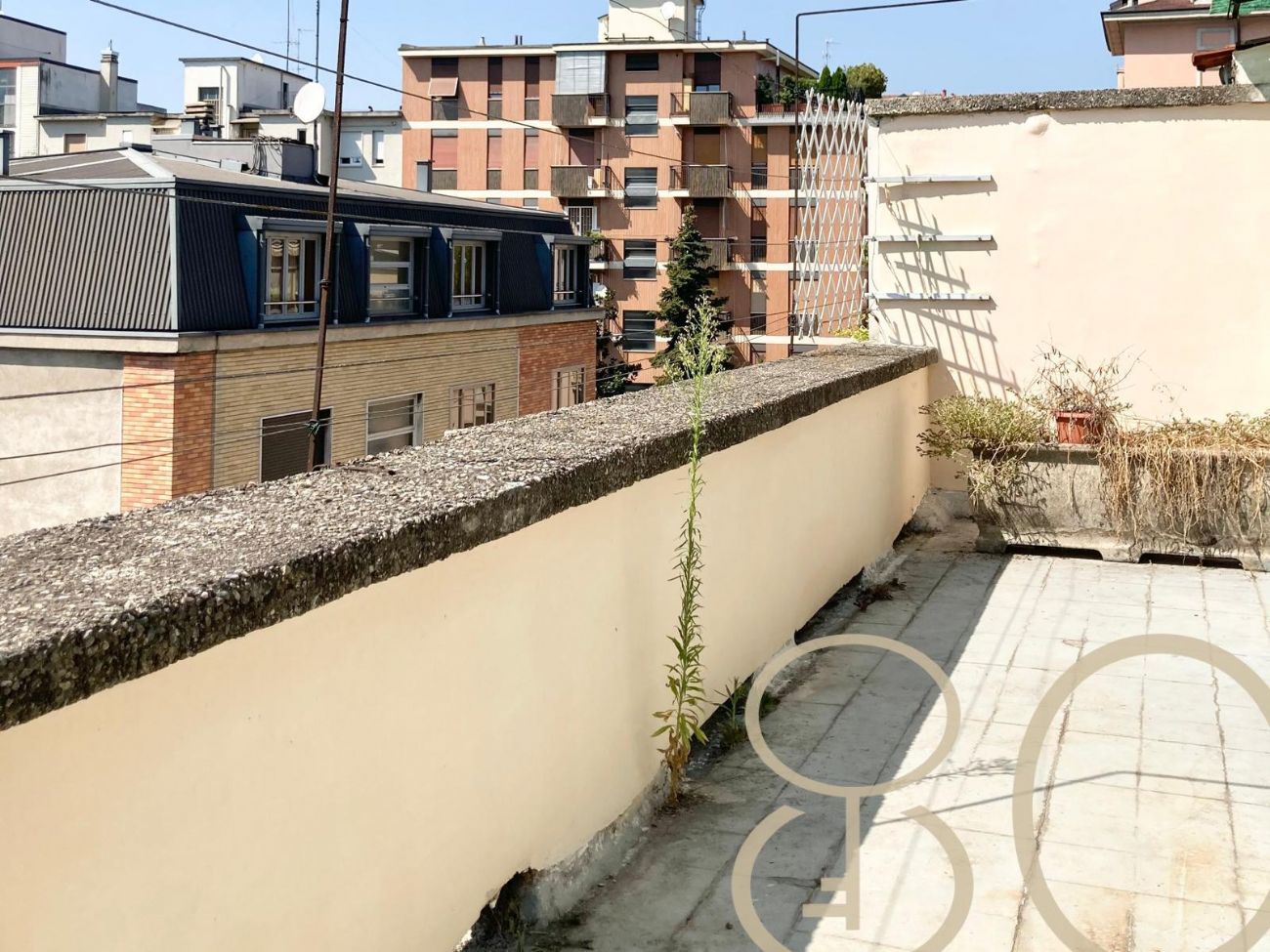 TRILOCALE CON TERRAZZO