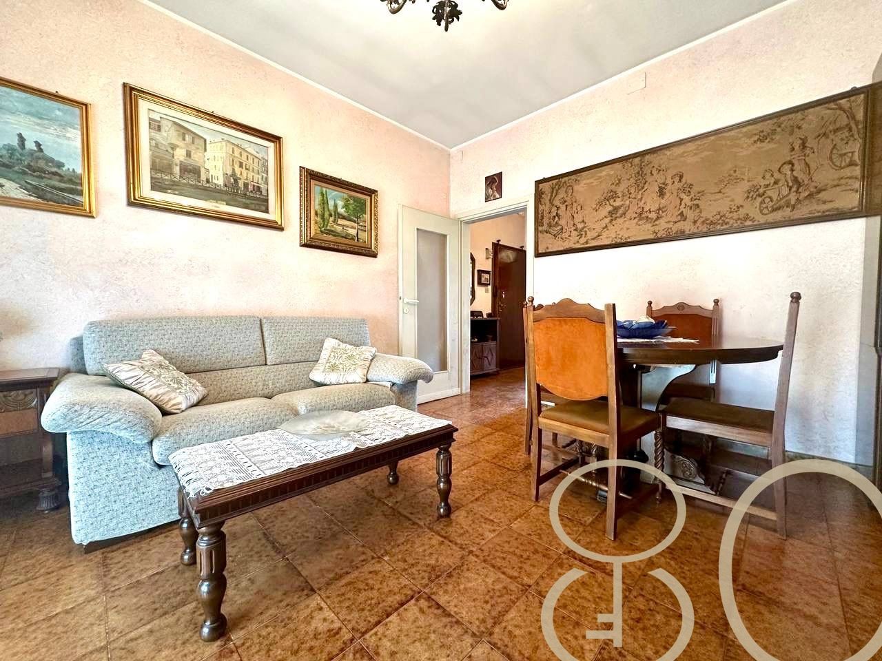 TRILOCALE PIANO ALTO DOPPIO BALCONE E BOX