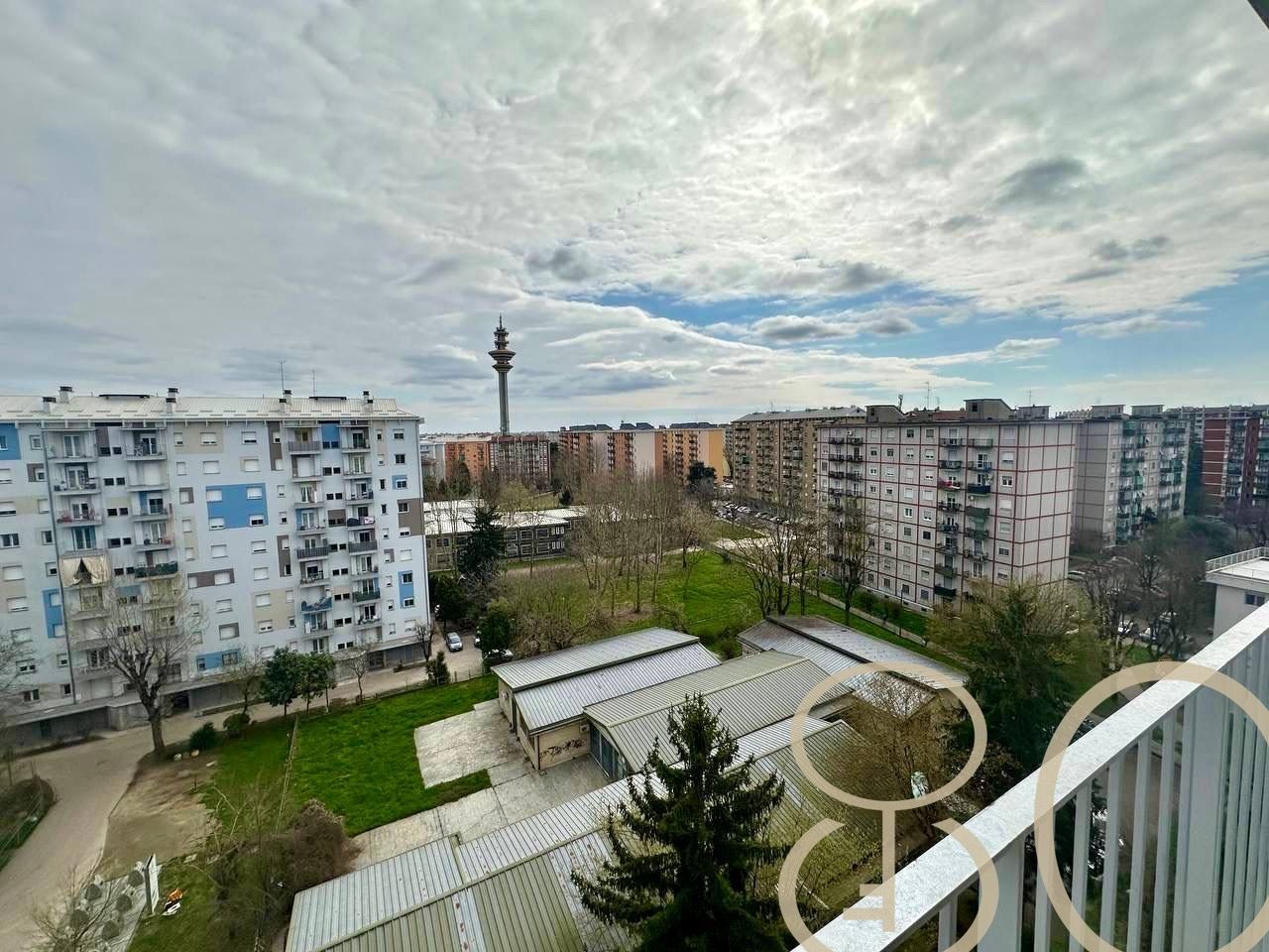 TRILOCALE PIANO ALTO DOPPIO BALCONE E BOX