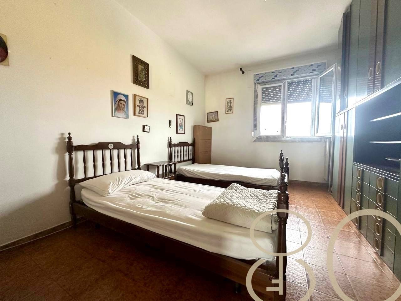 TRILOCALE PIANO ALTO DOPPIO BALCONE E BOX