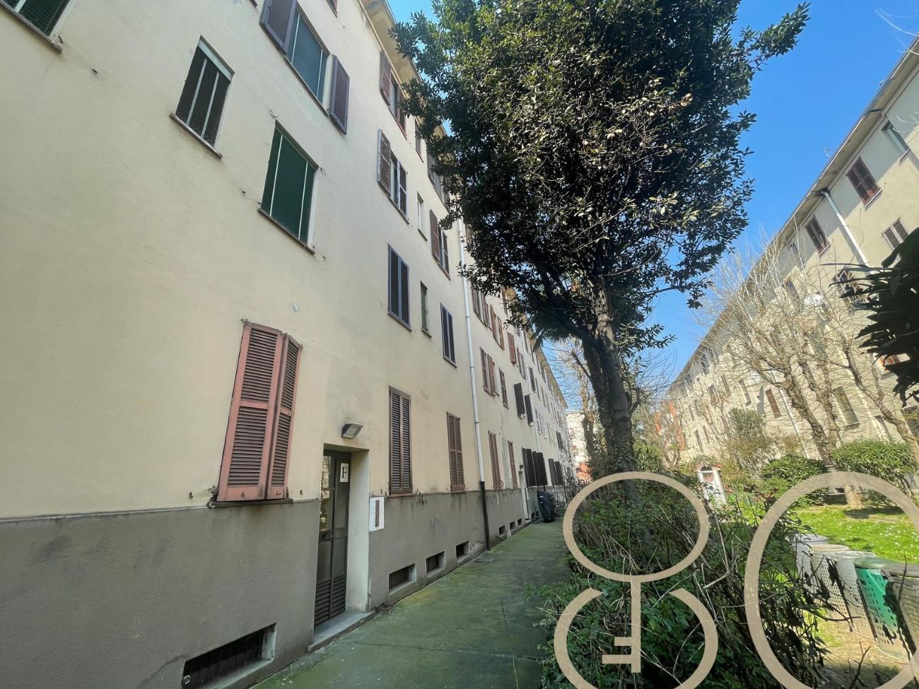 TRILOCALE CON BALCONE E AMPIA CANTINA DI PERTINENZA