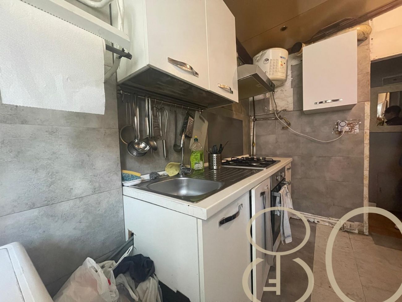TRILOCALE CON BALCONE E AMPIA CANTINA DI PERTINENZA