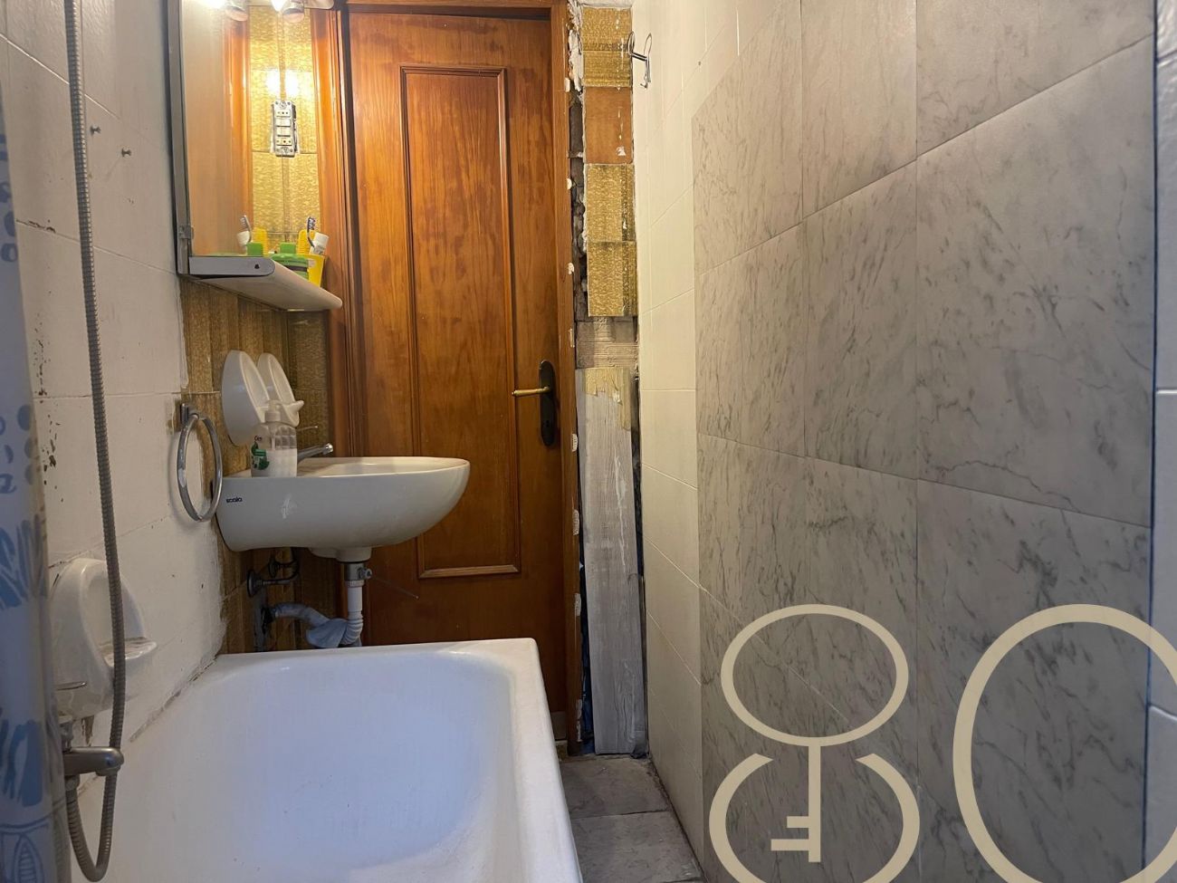 TRILOCALE CON BALCONE E AMPIA CANTINA DI PERTINENZA
