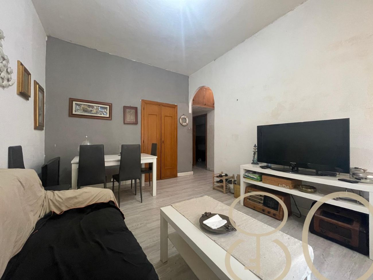 TRILOCALE CON BALCONE E AMPIA CANTINA DI PERTINENZA