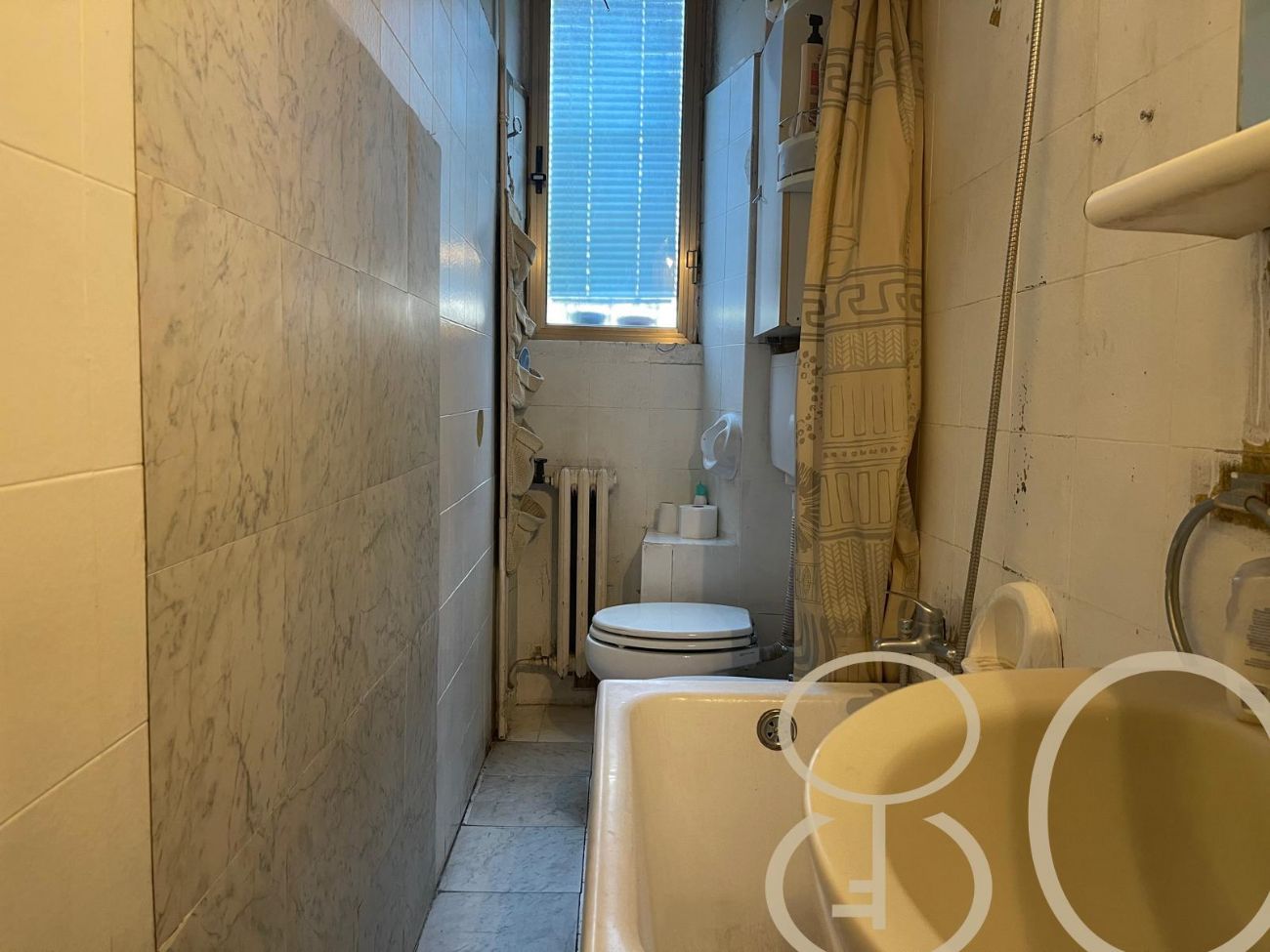TRILOCALE CON BALCONE E AMPIA CANTINA DI PERTINENZA