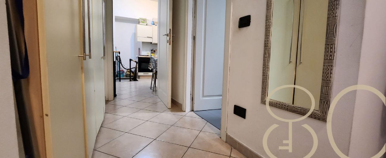 BILOCALE CON CORTILE PRIVATO E TAVERNA