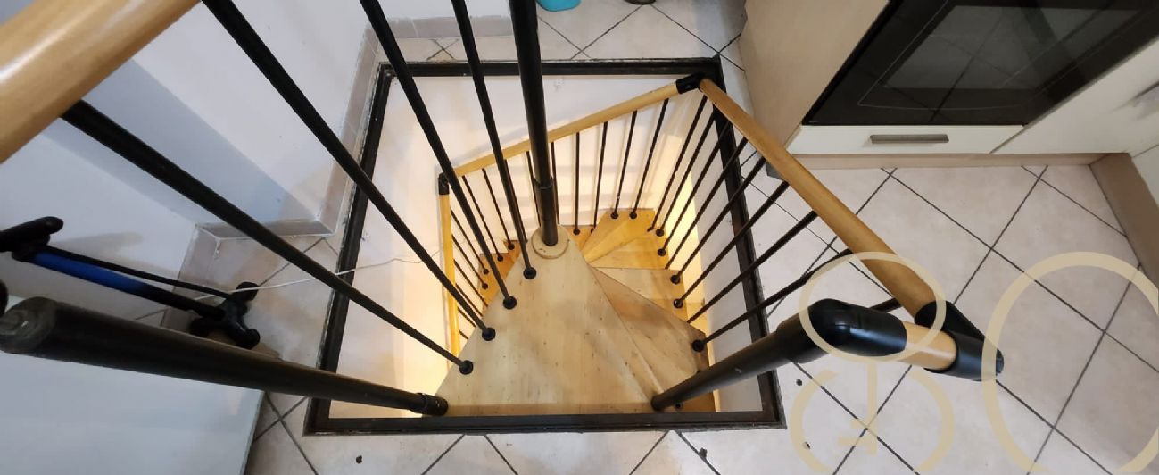 BILOCALE CON CORTILE PRIVATO E TAVERNA
