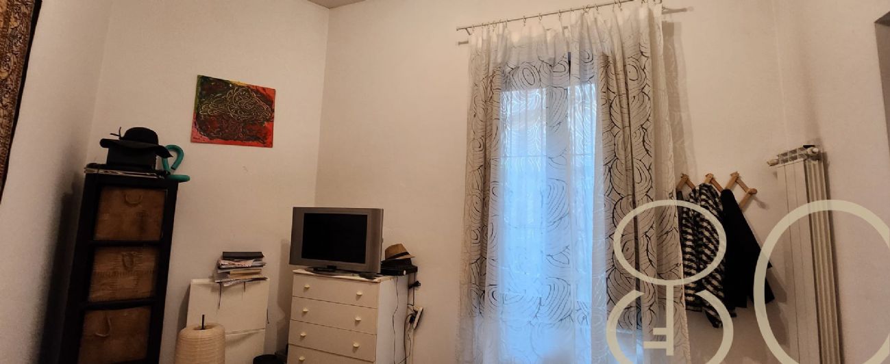 BILOCALE CON CORTILE PRIVATO E TAVERNA