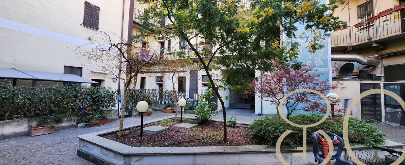 BILOCALE CON CORTILE PRIVATO E TAVERNA