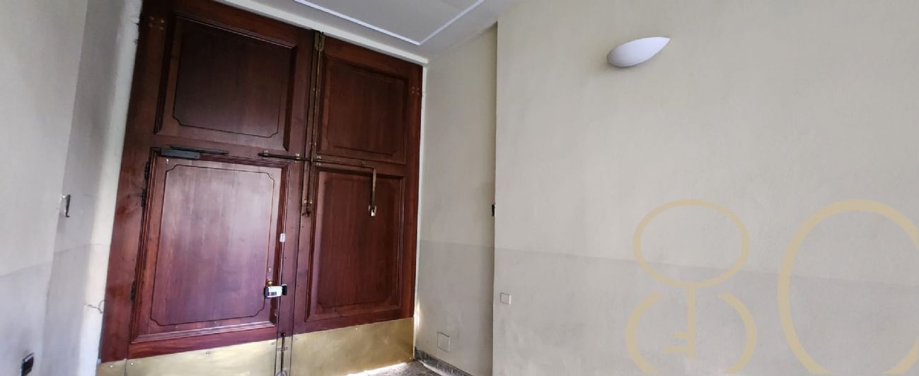 BILOCALE CON CORTILE PRIVATO E TAVERNA