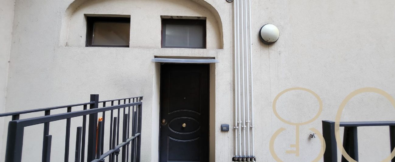 BILOCALE CON CORTILE PRIVATO E TAVERNA