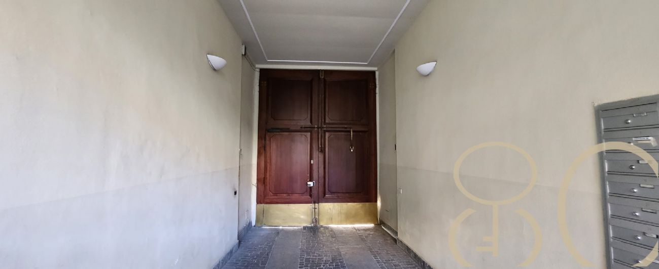 BILOCALE CON CORTILE PRIVATO E TAVERNA