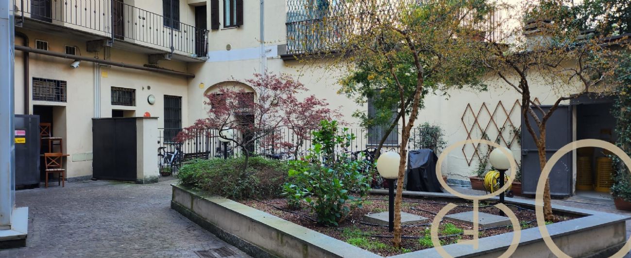 BILOCALE CON CORTILE PRIVATO E TAVERNA