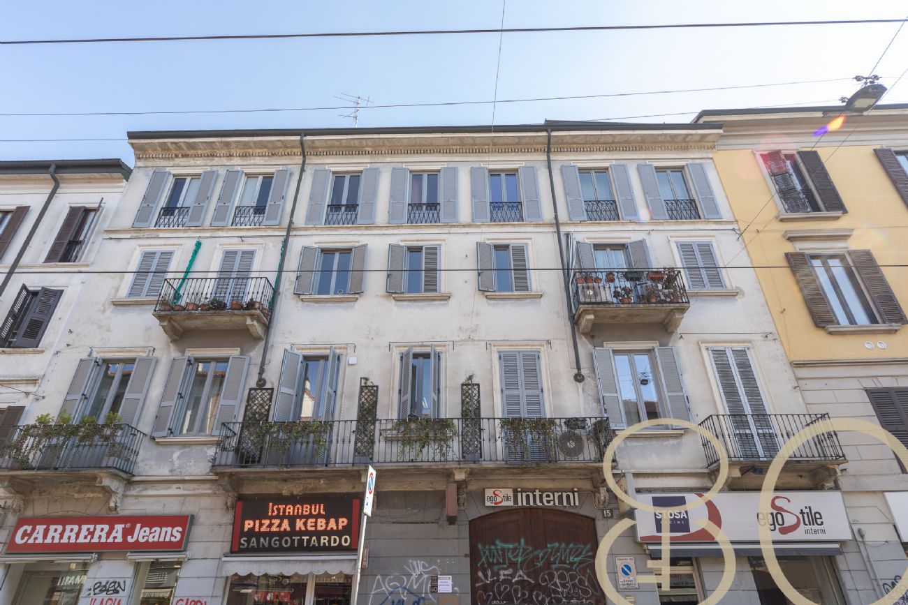 TRILOCALE CON BALCONE CORSO SAN GOTTARDO