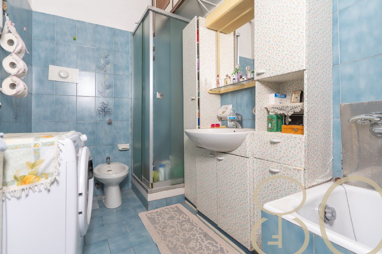 TRILOCALE CON BALCONE CORSO SAN GOTTARDO