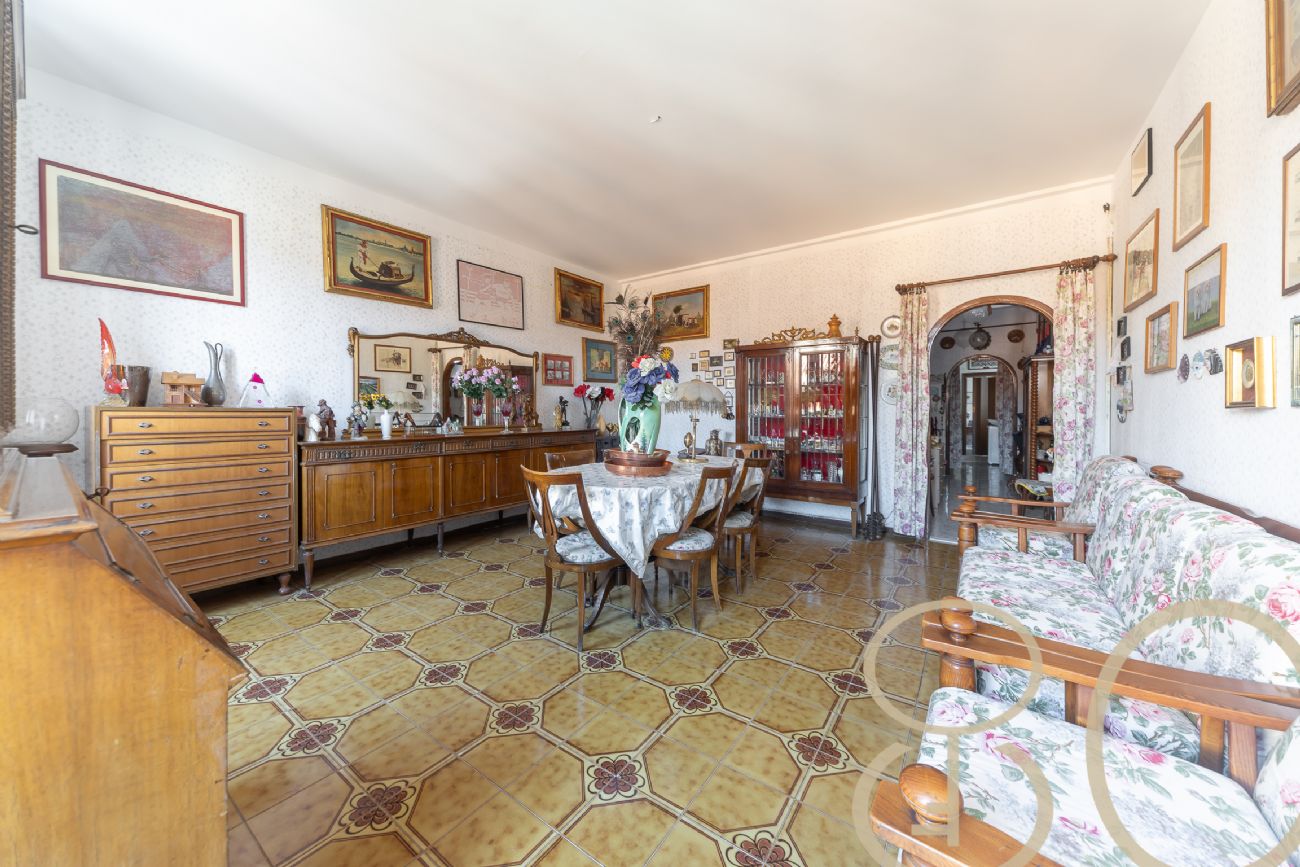 TRILOCALE CON BALCONE CORSO SAN GOTTARDO