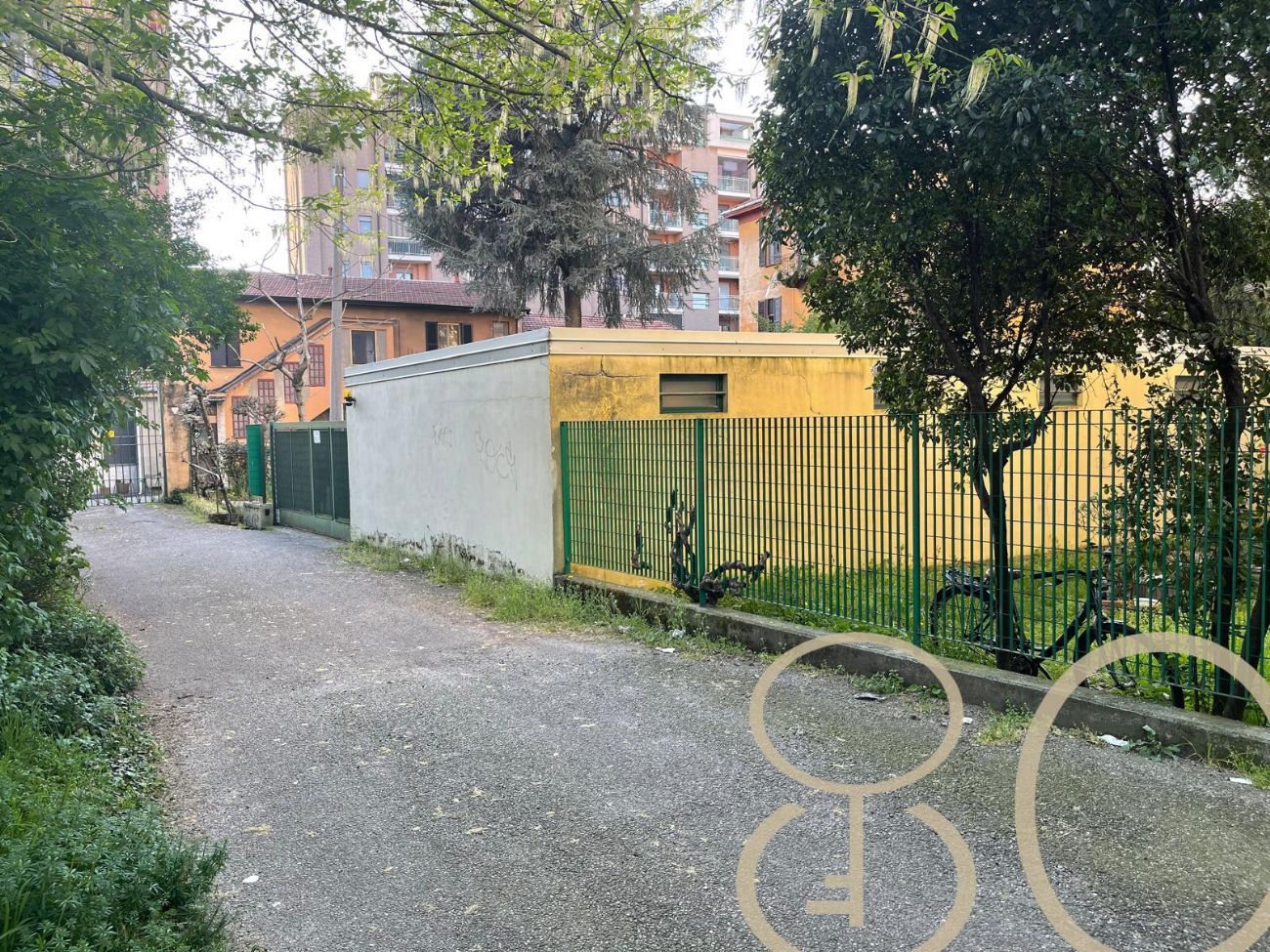 AMPIO TRILOCALE CON GIARDINO PRIVATO