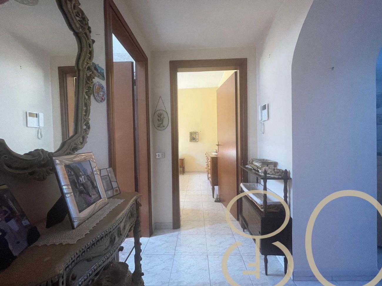 AMPIO TRILOCALE CON GIARDINO PRIVATO