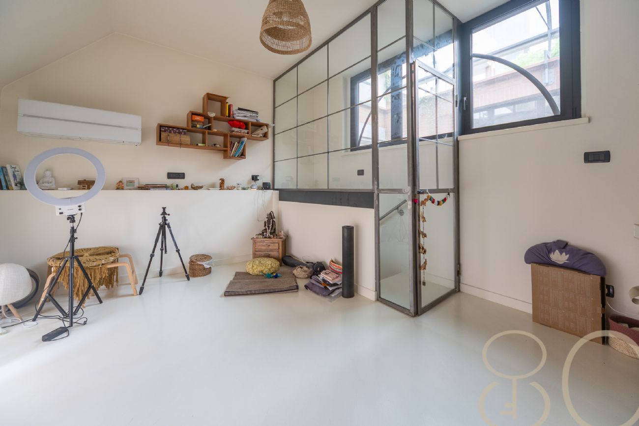 LOFT CON TRE CAMERE PATIO PRIVATO E BOX
