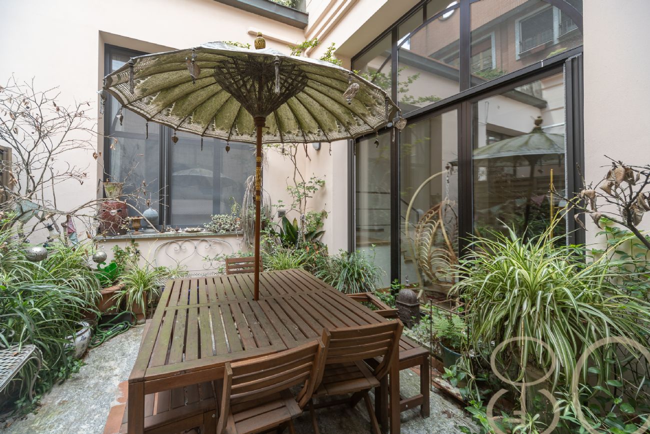 LOFT CON TRE CAMERE PATIO PRIVATO E BOX