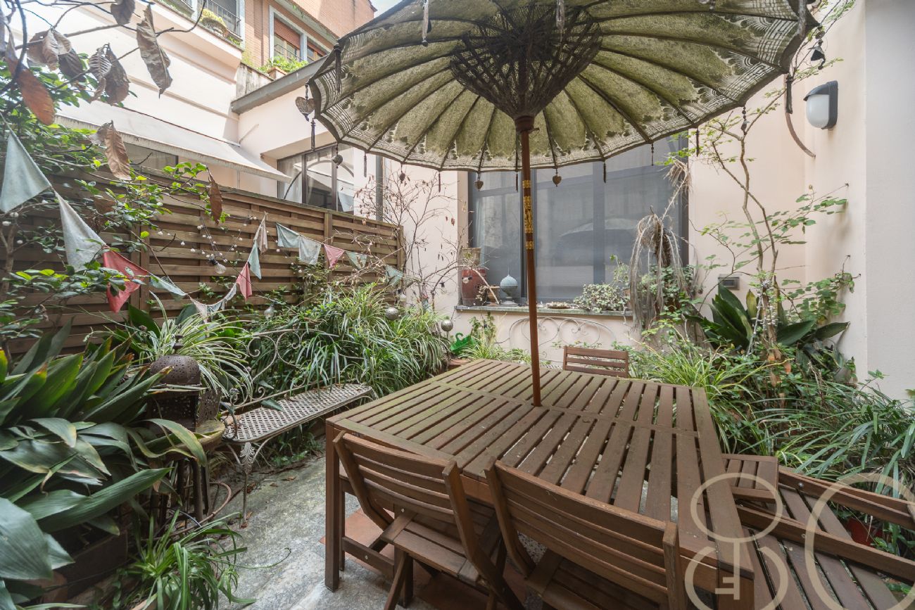 LOFT CON TRE CAMERE PATIO PRIVATO E BOX