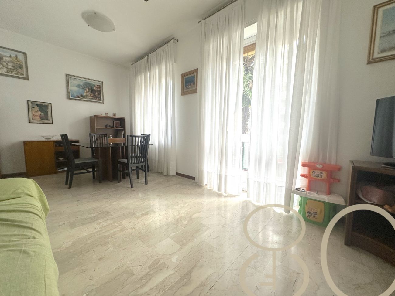 TRILOCALE CON DOPPIO BALCONE