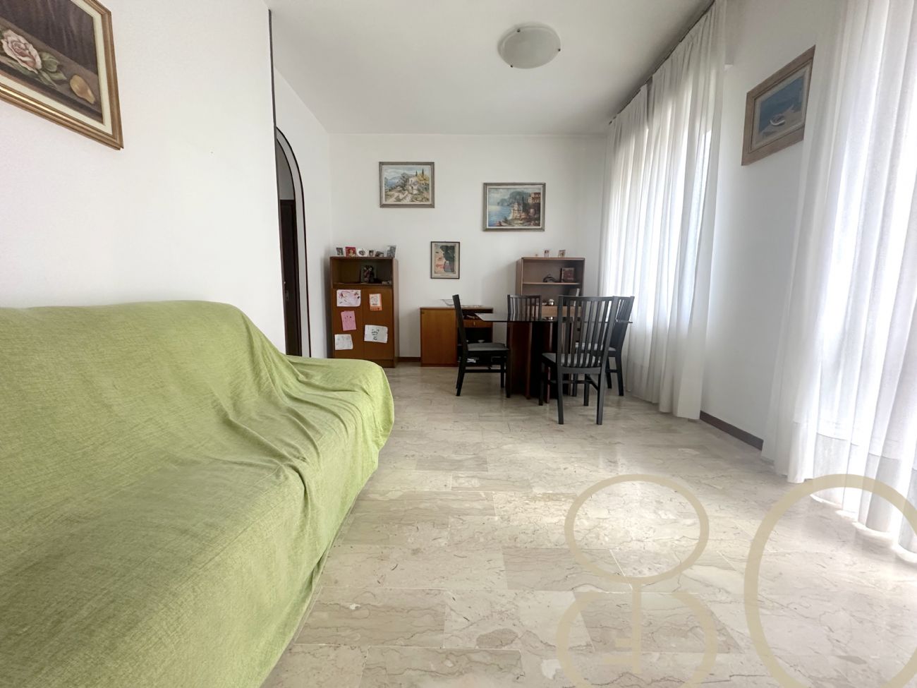 TRILOCALE CON DOPPIO BALCONE
