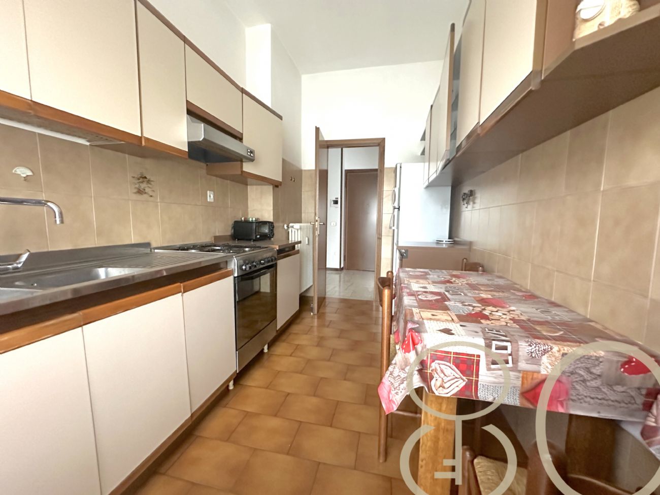 TRILOCALE CON DOPPIO BALCONE