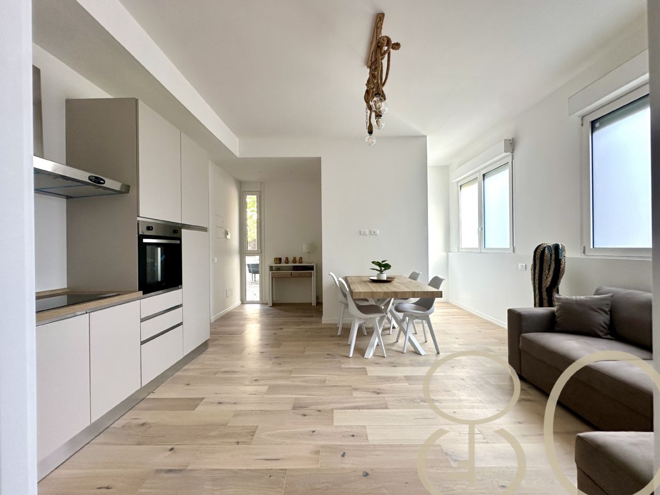 TRILOCALE CON TAVERNA