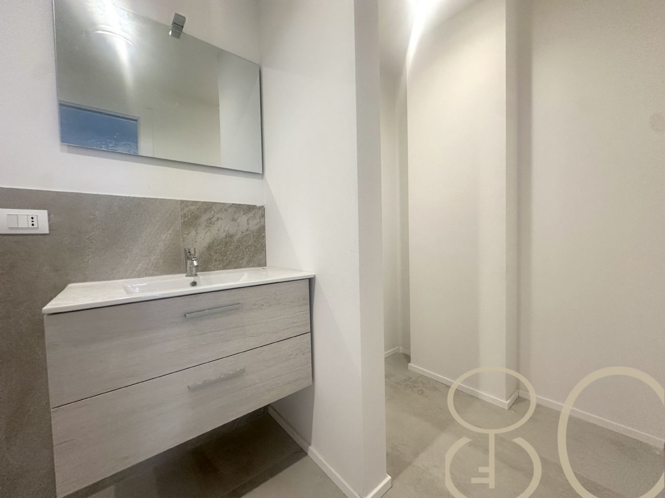 TRILOCALE CON TAVERNA