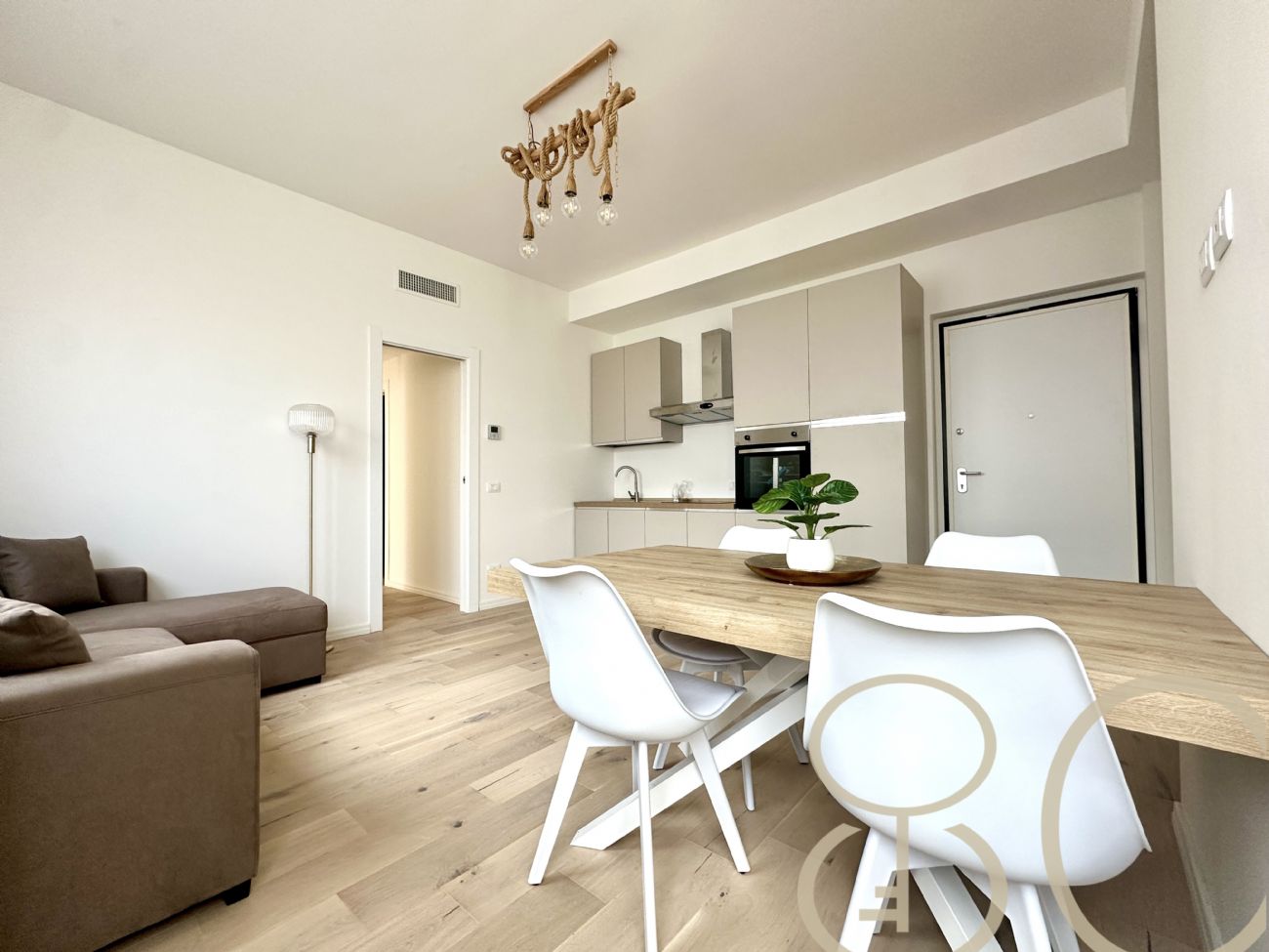 TRILOCALE CON TAVERNA