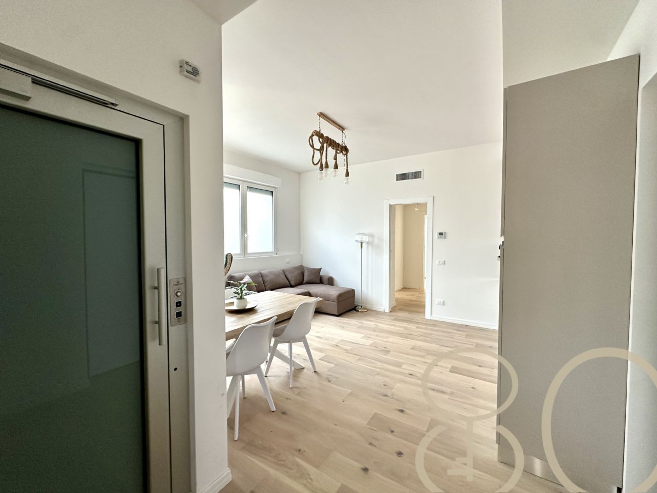 TRILOCALE CON TAVERNA