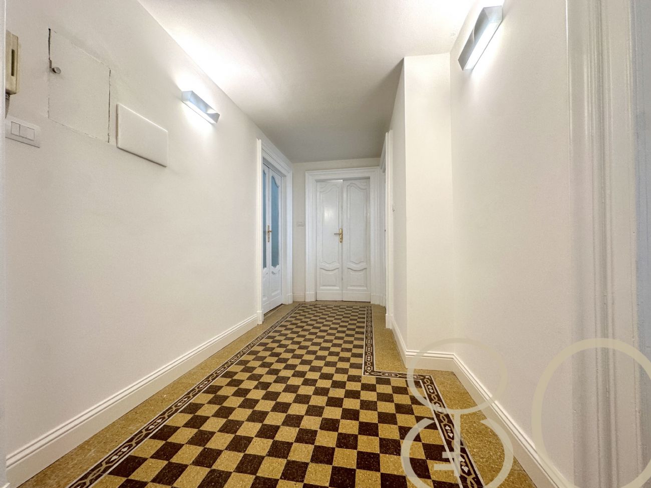 TRILOCALE RESTAURATO BOSCOVICH