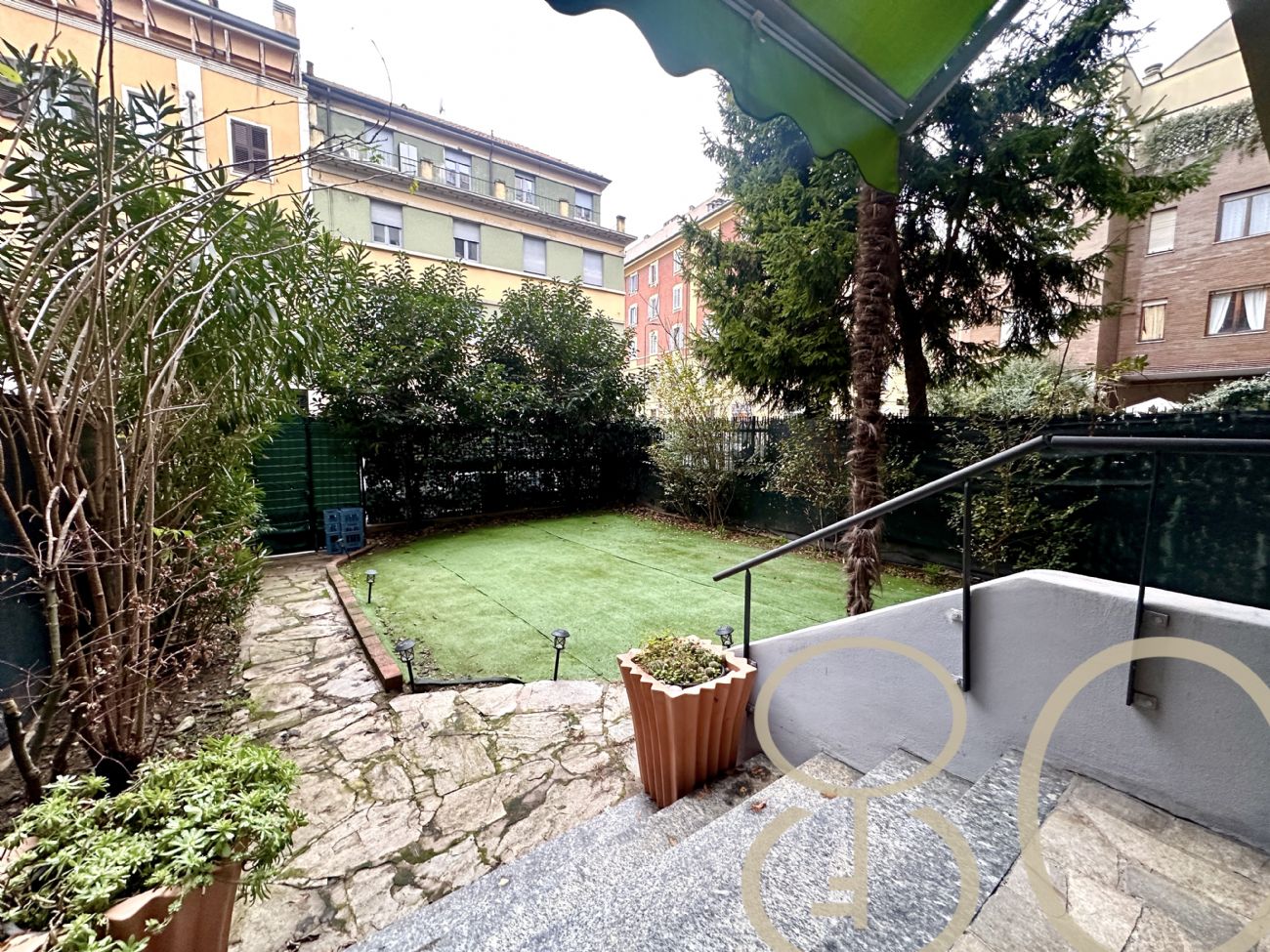 OPEN SPACE CON GIARDINO PRIVATO
