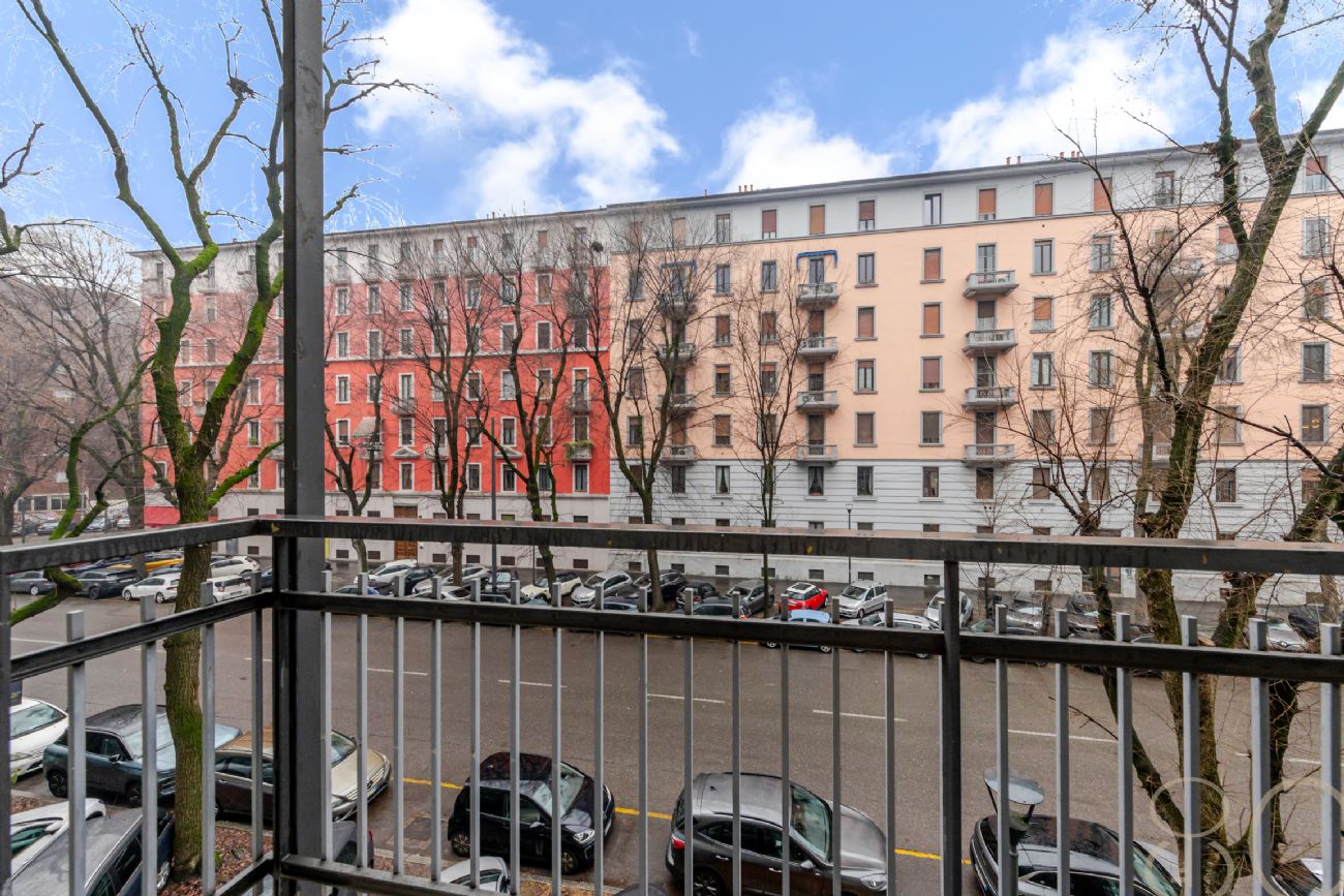 PLURILOCALE CON POSTO AUTO