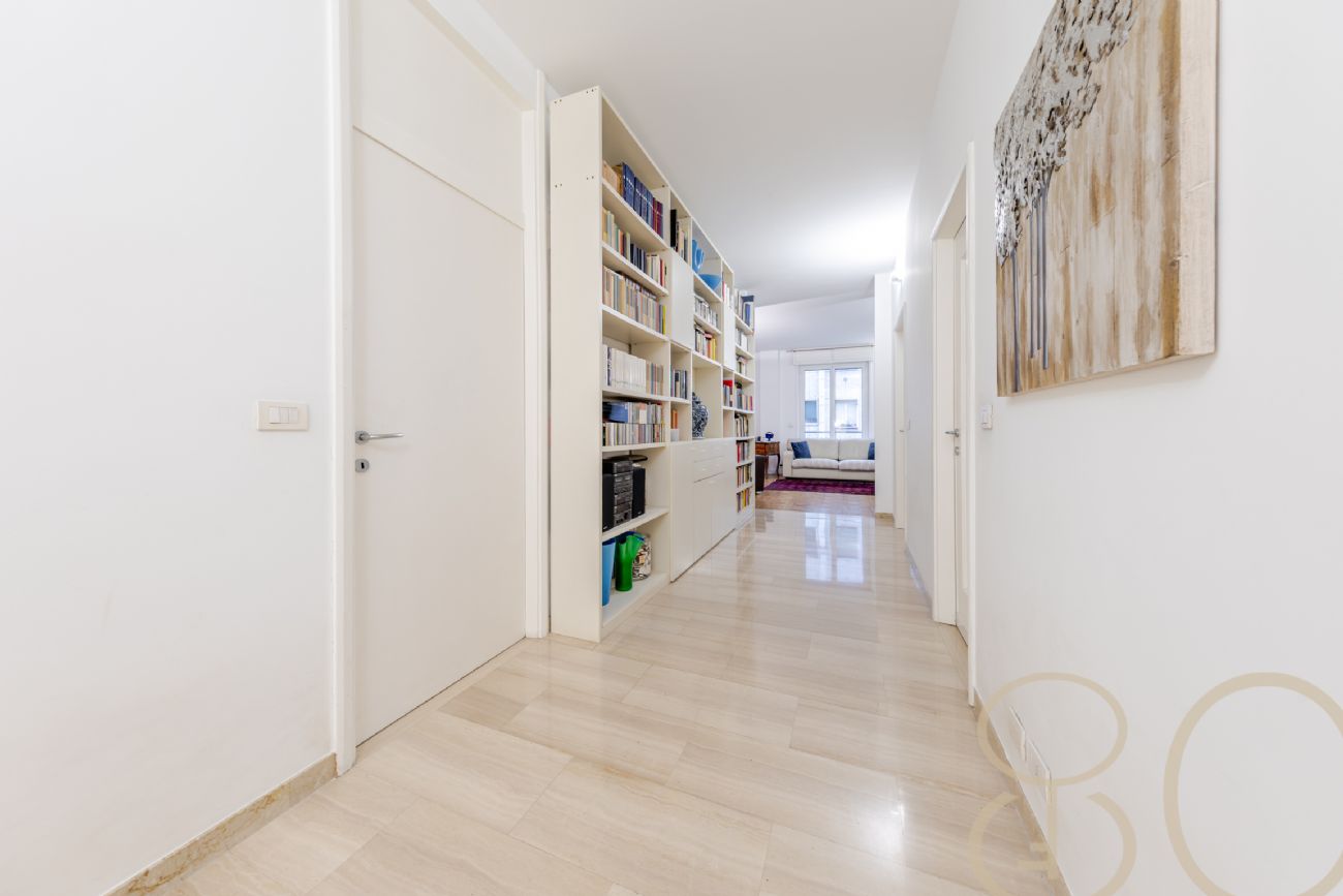 PLURILOCALE CON POSTO AUTO