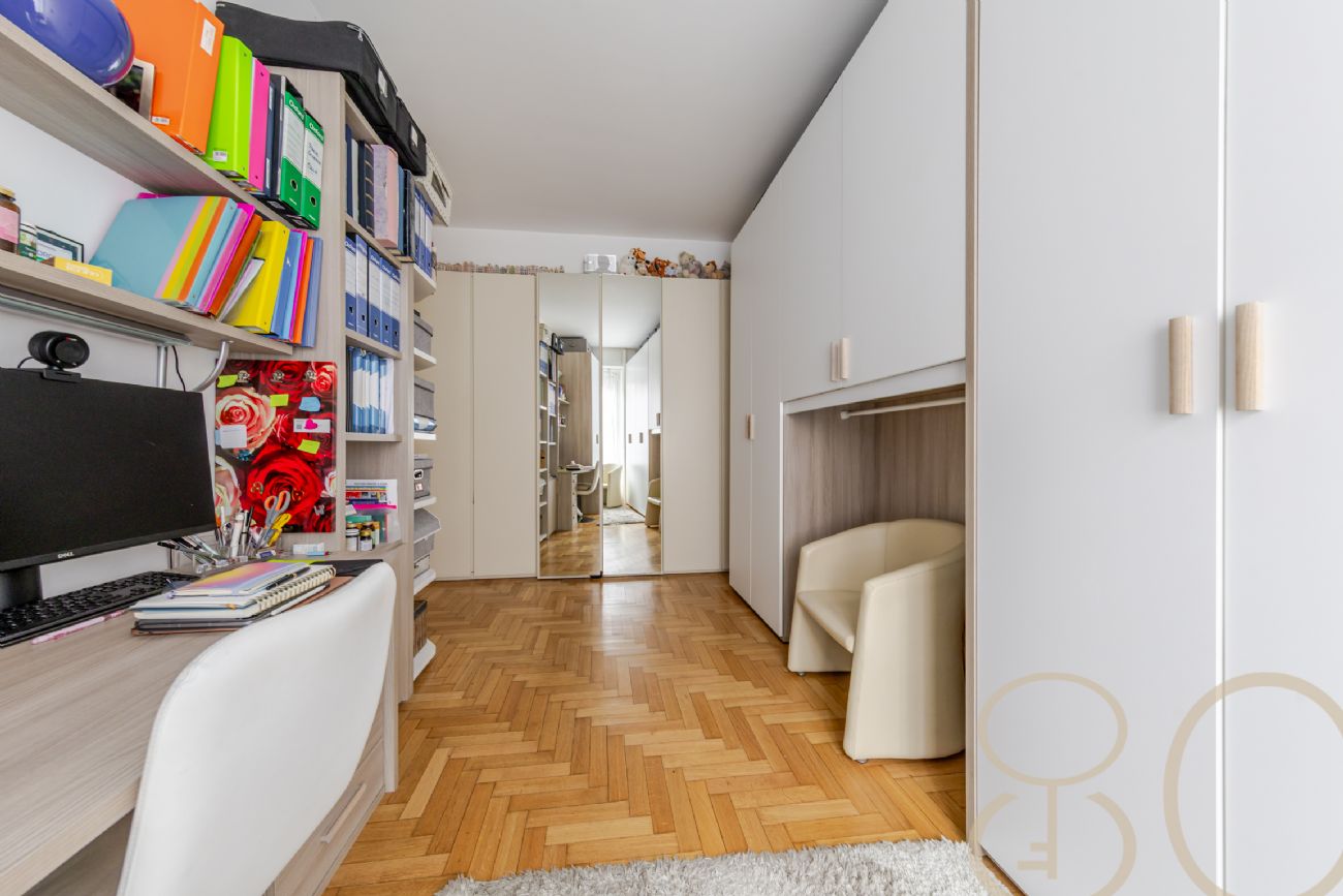 PLURILOCALE CON POSTO AUTO