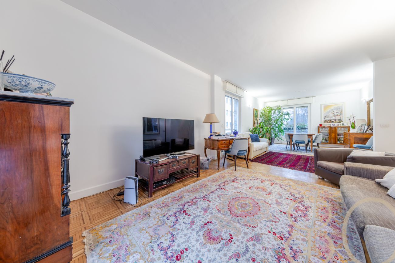 PLURILOCALE CON POSTO AUTO