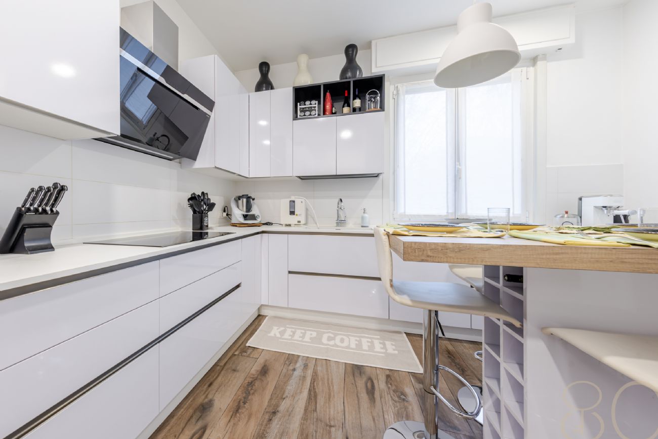 PLURILOCALE CON POSTO AUTO