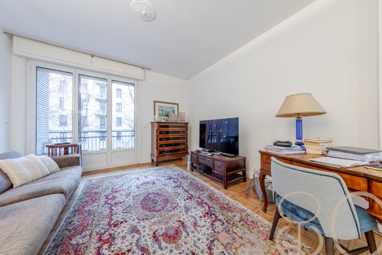 PLURILOCALE CON POSTO AUTO