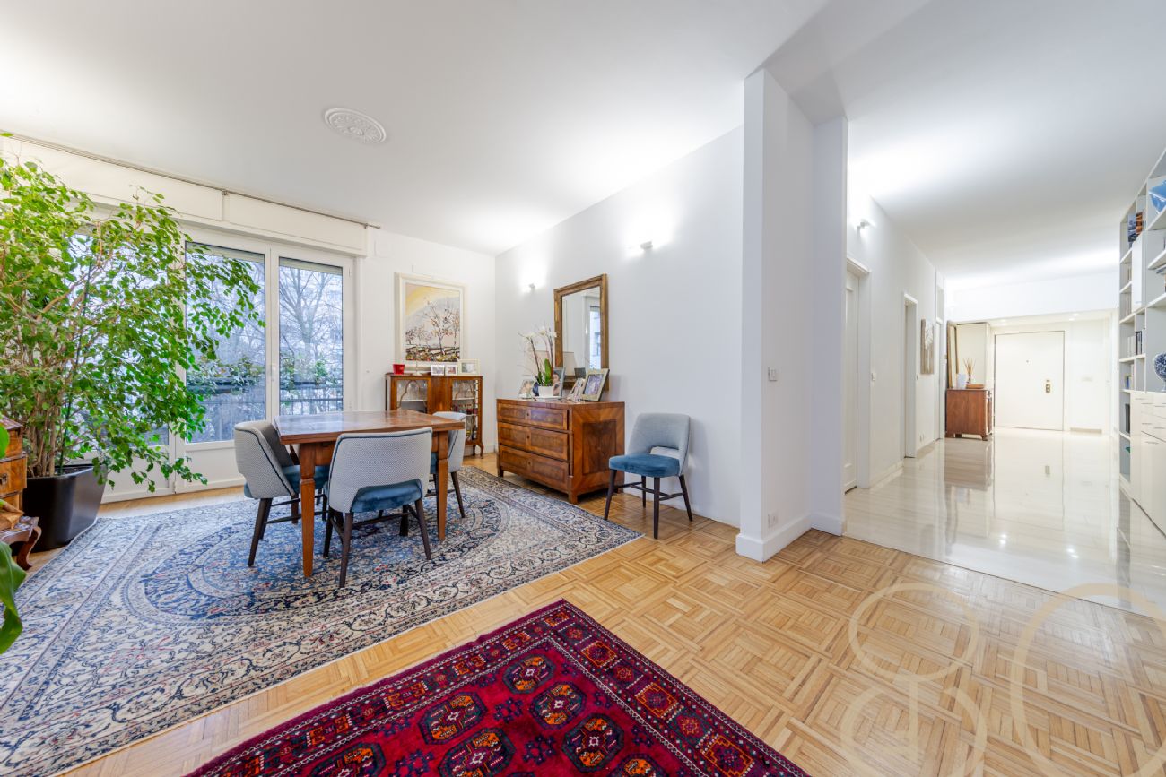 PLURILOCALE CON POSTO AUTO