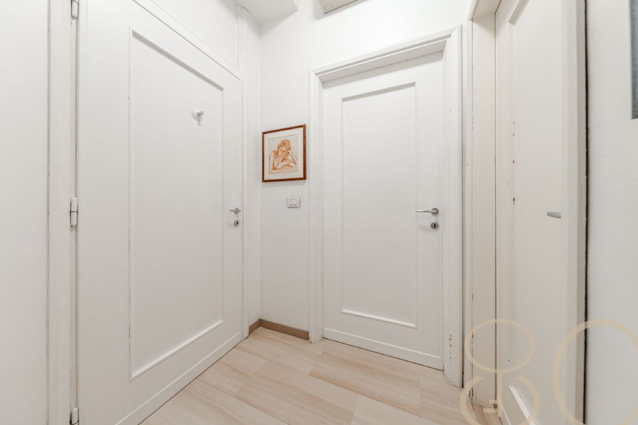 PLURILOCALE CON POSTO AUTO