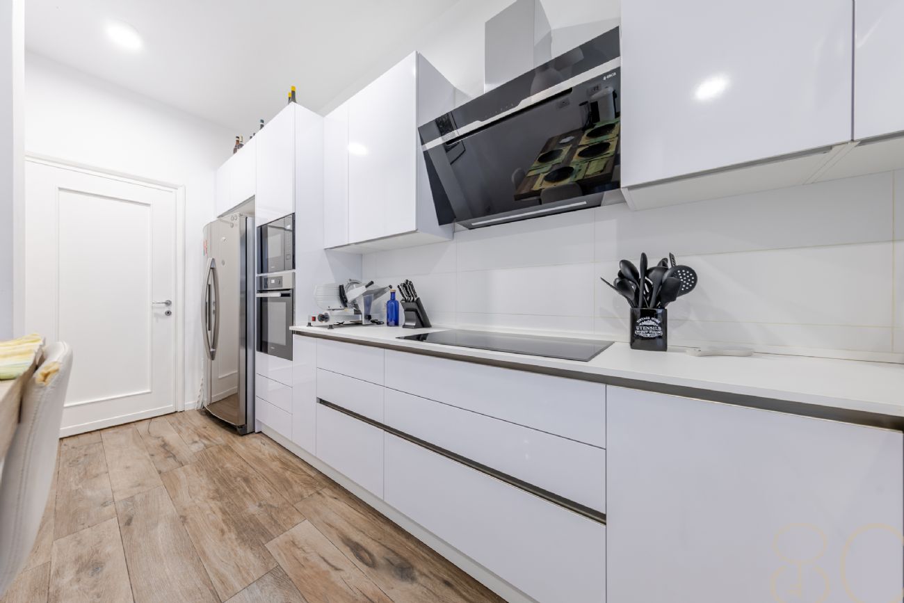 PLURILOCALE CON POSTO AUTO