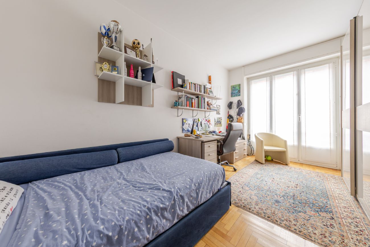 PLURILOCALE CON POSTO AUTO