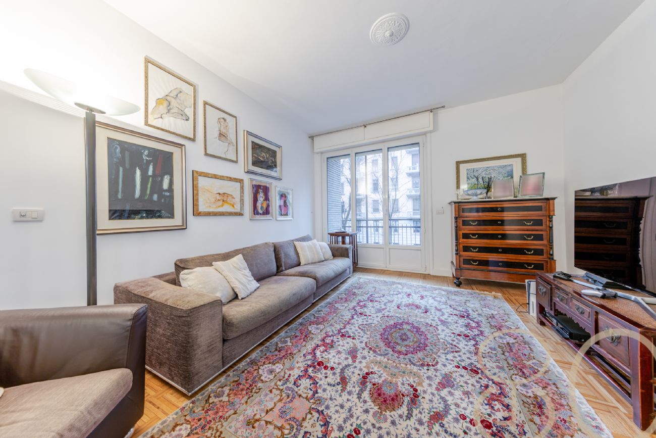 PLURILOCALE CON POSTO AUTO