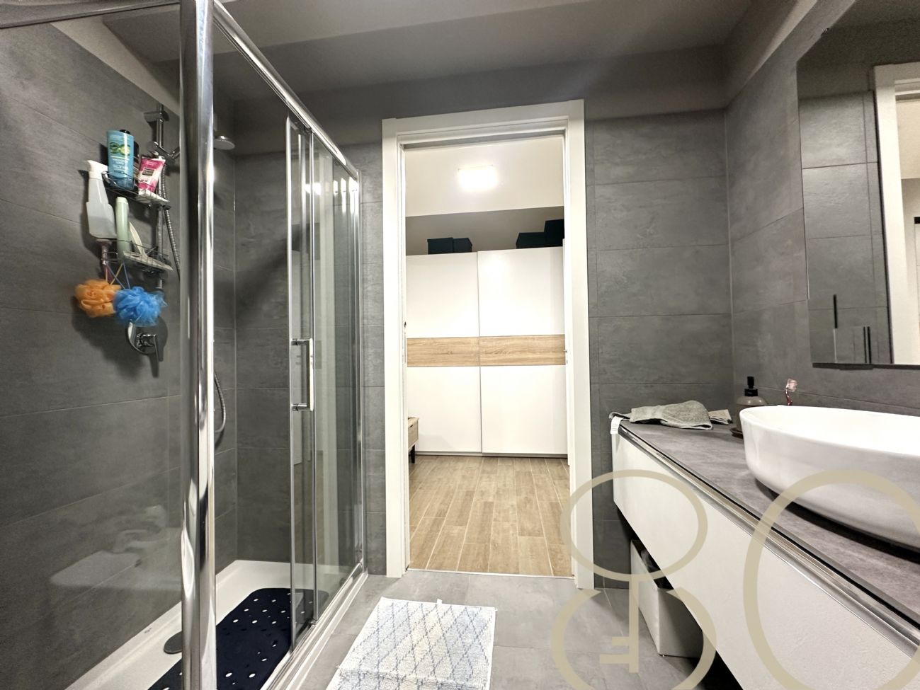 BILOCALE CON TERRAZZO