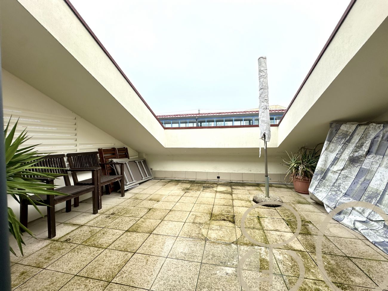 BILOCALE CON TERRAZZO